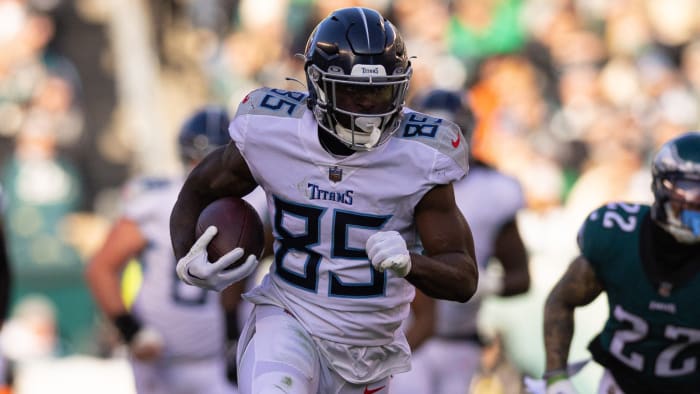 Tennessee Titans tight end Chigoziem Okonkwo